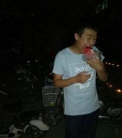 尖叫之夜吃瓜群众和三土,吃瓜群众与三土的狂欢盛宴