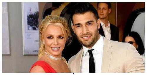 吃瓜群众小甜甜是谁说的,揭秘“吃瓜群众小甜甜”背后的神秘人物