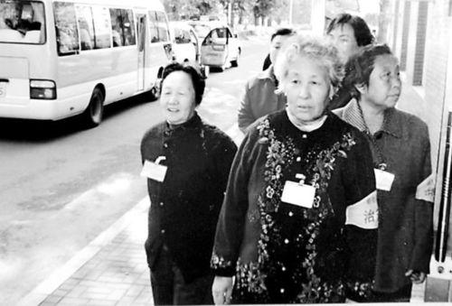 吃瓜群众哭笑不得